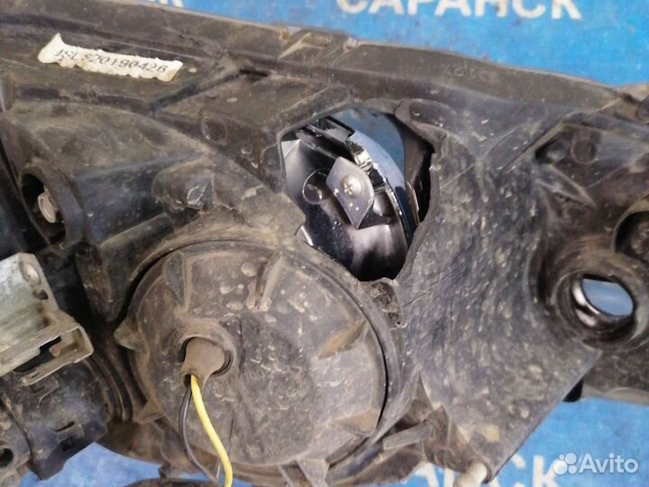 Фары левая Lancer 10 с дефектом