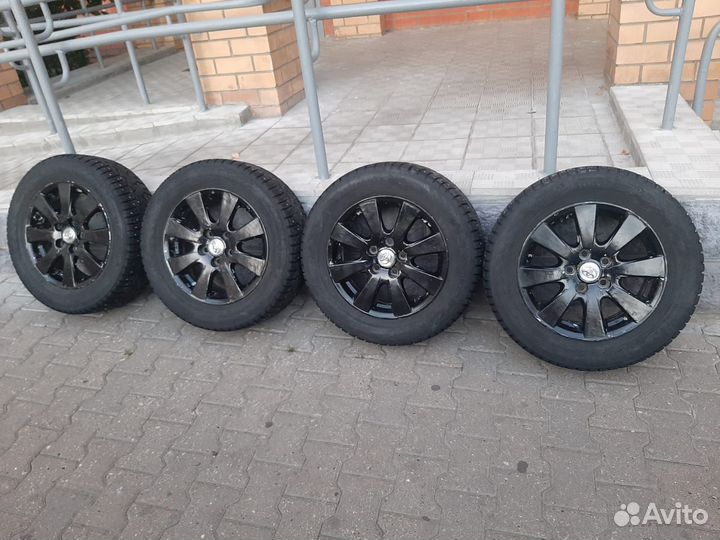 Nokian Tyres Hakkapeliitta 7 215/60 R16 99