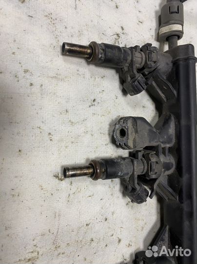 Форсунки (топливная рампа ) Peugeot 308 (Ep6)