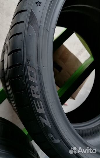 Pirelli P Zero PZ4 225/40 R20 94Y