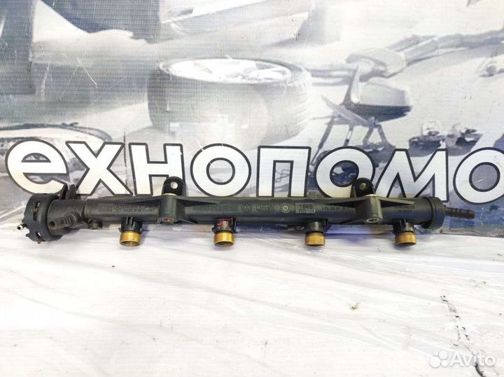 Рампа топливная Volkswagen Golf 3