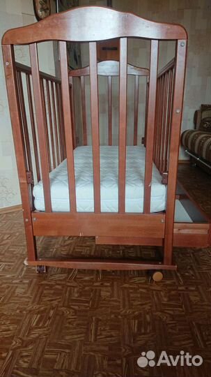 Детская кроватка