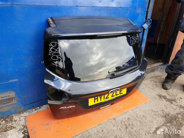 Крышка дверь багажника Ford Kuga 1 1707331