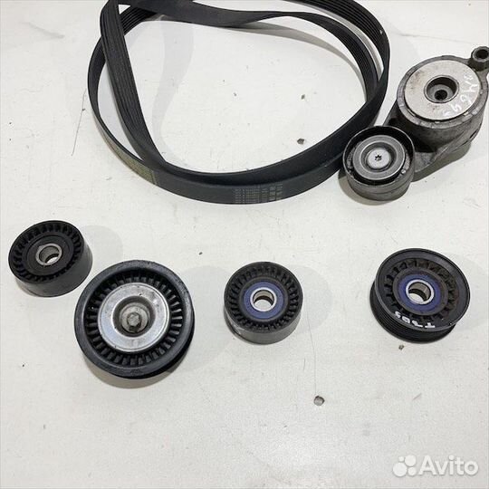 Приводной ремень с роликами Мерседес ом 642.826