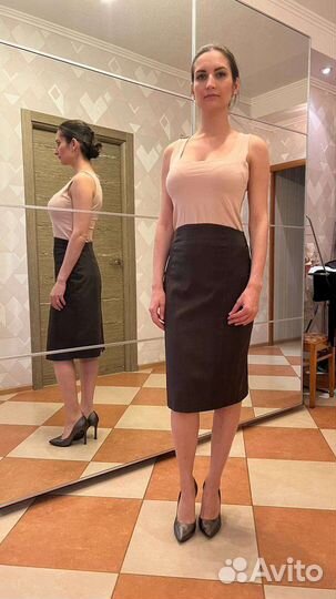 Женский деловой костюм с юбкой, размер 42-44