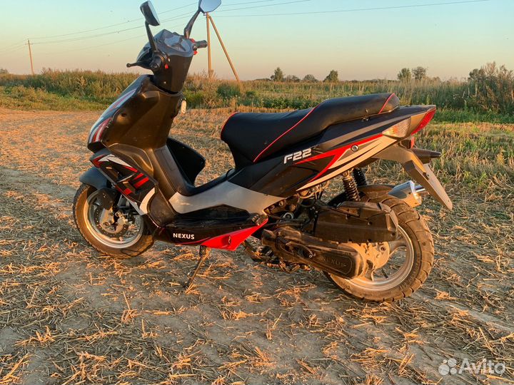 Скутер 150 кубов