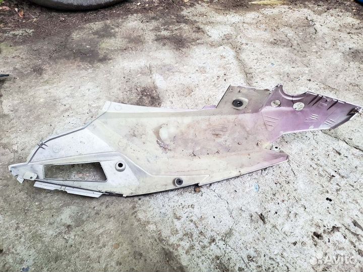 Боковина правая R T115 Stels Votrex