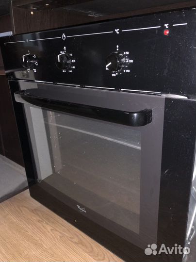 Духовой шкаф встраиваемый Whirlpool