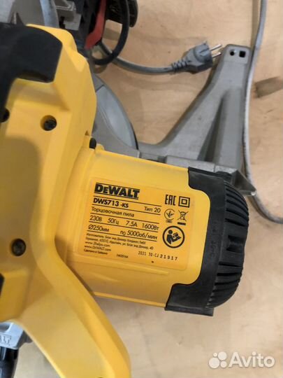 Торцовочная пила Dewalt dws713 ks