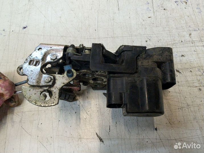 Замок двери передний левый Chevrolet Lacetti