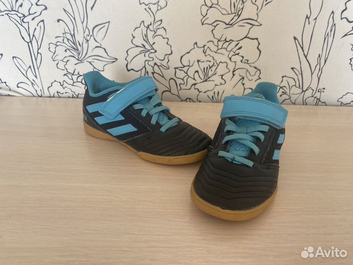 Футзалки adidas детские