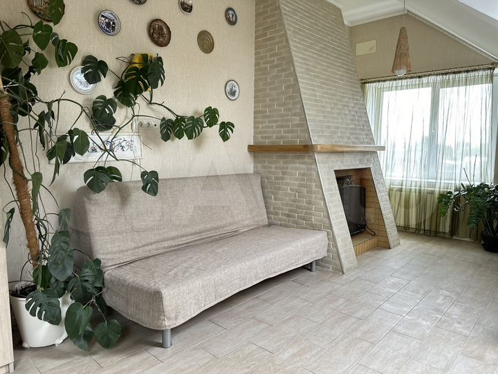 Дом 429,1 м² на участке 13,7 сот.