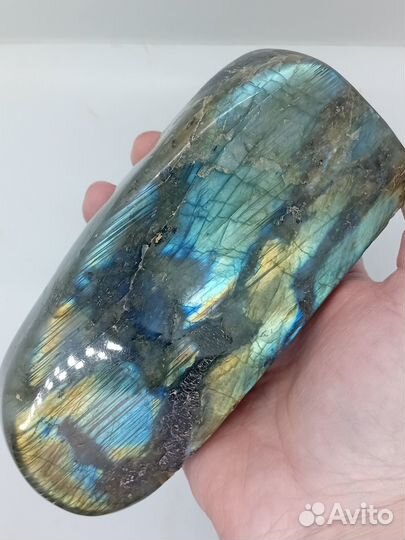 Камень лабрадорит