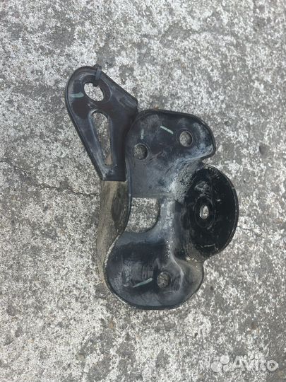 Кронштейн задней балки Geely Coolray