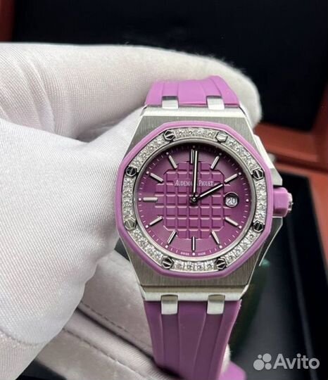 Часы женские красивые кварцевые