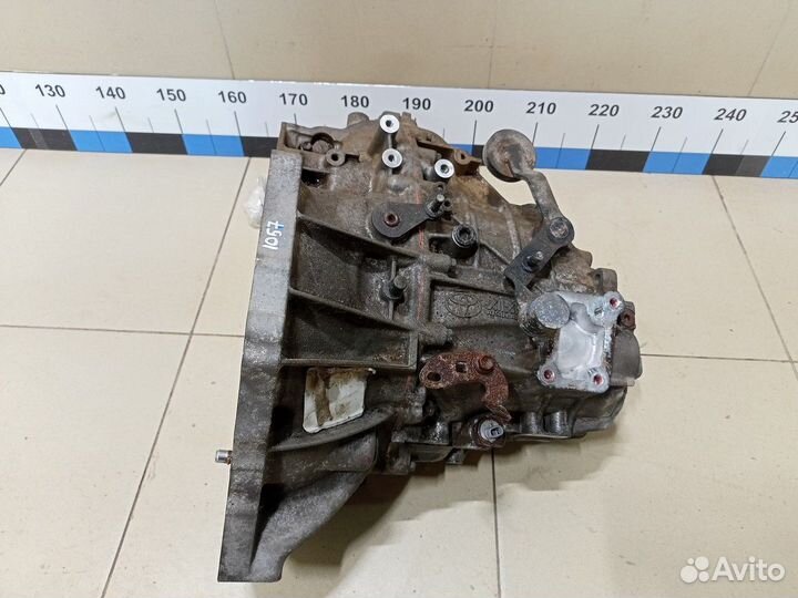 МКПП (механическая коробка переключения передач) R