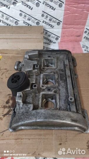 Клапанная крышка с горловиной левая