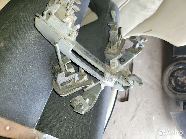 Замок ручка двери на вольво 850