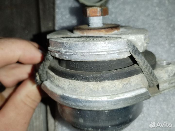 Подушка АКПП Audi A4 B7 8E0399151BB