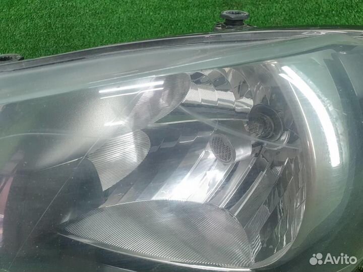 Фара левая Volkswagen Caddy