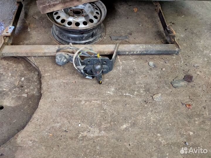 Renault trafic 2010 год фаркоп