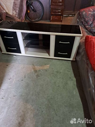 Подставка для телевизора