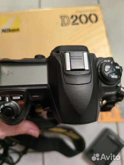 Зеркальный фотоаппарат nikon d200