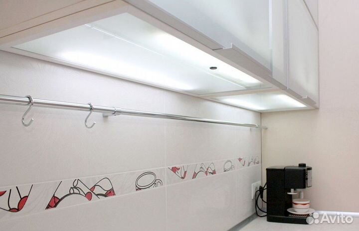 Кухонный гарнитур в стиле хай тек