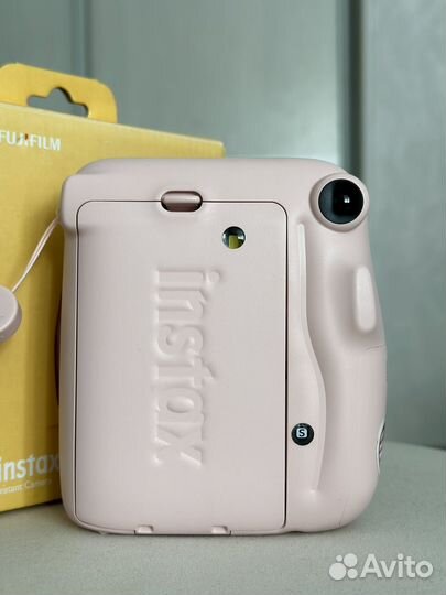 Фотоаппарат моментальной печати Instax mini 11