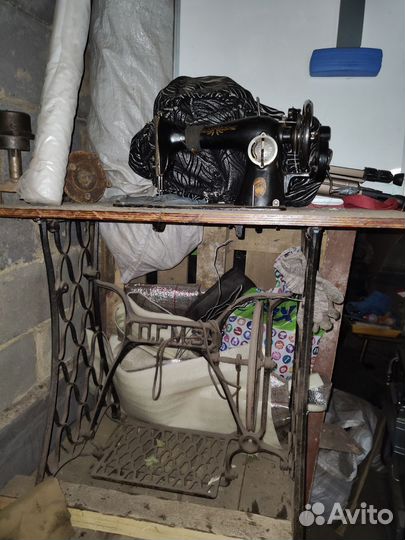 Продам швейную машинку