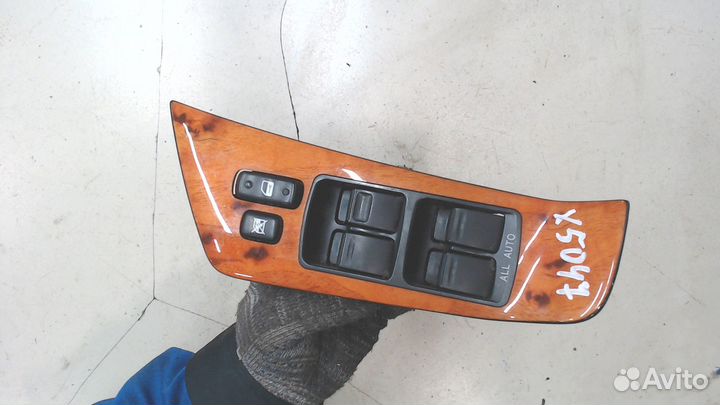Кнопка стеклоподъемника правая передняя Lexus RX, 2002