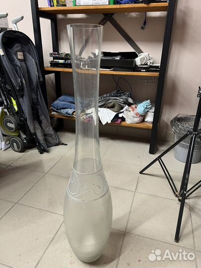 Большая стеклянная ваза