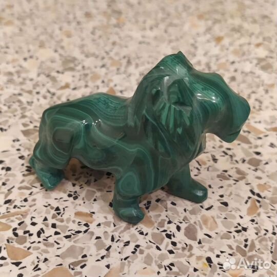 Фигурка из малахита 