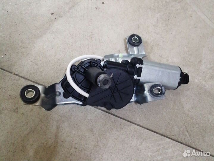 Моторчик стеклоочистителя на Volvo XC90