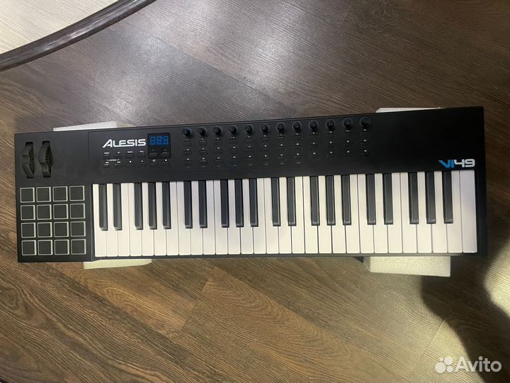 Alesis VI49