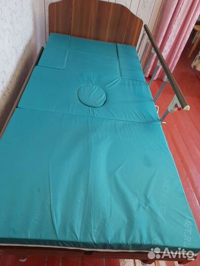 Медицинская кровать для лежачих больных Met Remeks