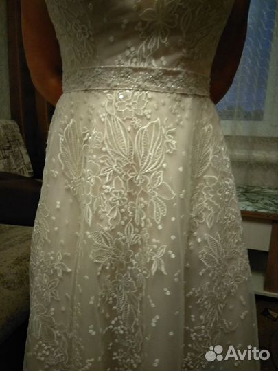 Свадебное платье со шлейфом