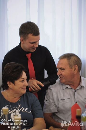 Dj, ведущий, со своим оборудованием