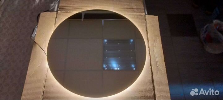 Круглое зеркало с подсветкой