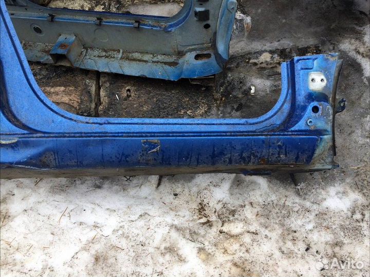 Стойка кузова правая с порогом Renault Megane