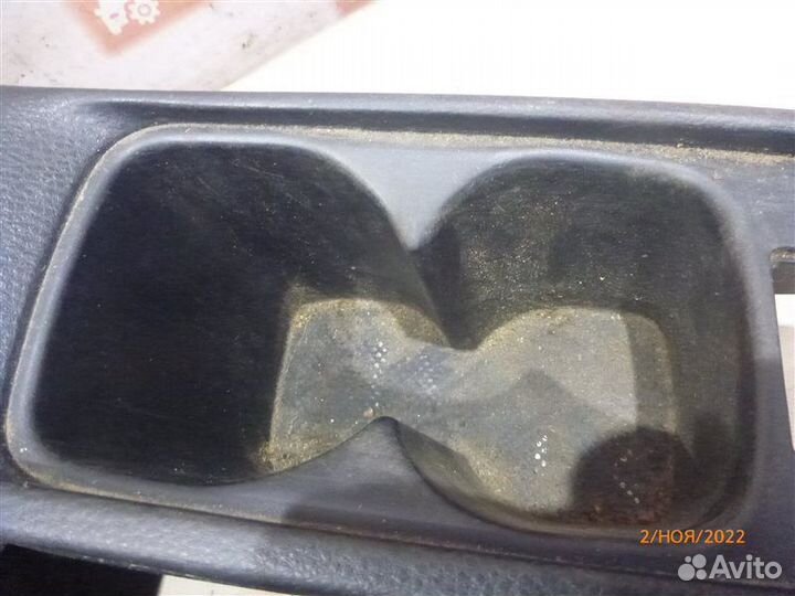 Консоль между сидений Mitsubishi Lancer CS3A 4G18