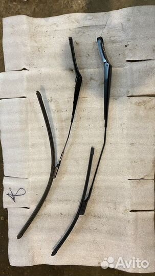 Поводок стеклоочистителя Skoda Octavia A8