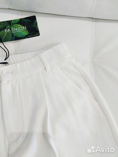 Брюки белые