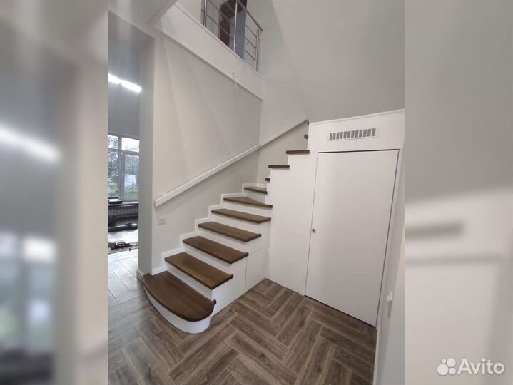 Ступени для лестниц и другие комплектующие К