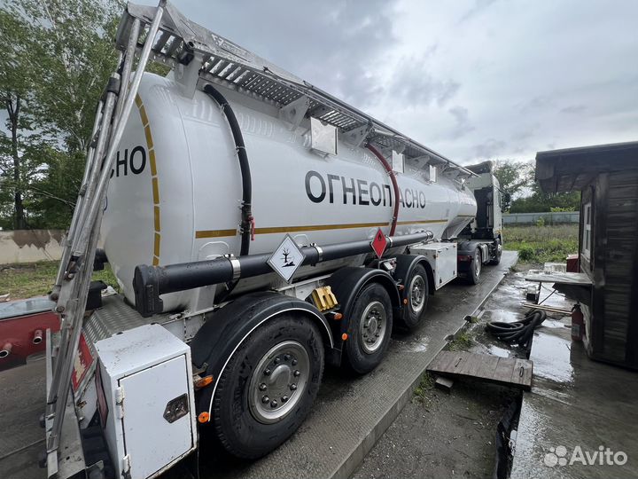 DAF FT XF 105.460 с полуприцепом, 2013