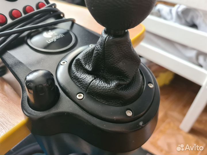 Игровой руль logitech g27
