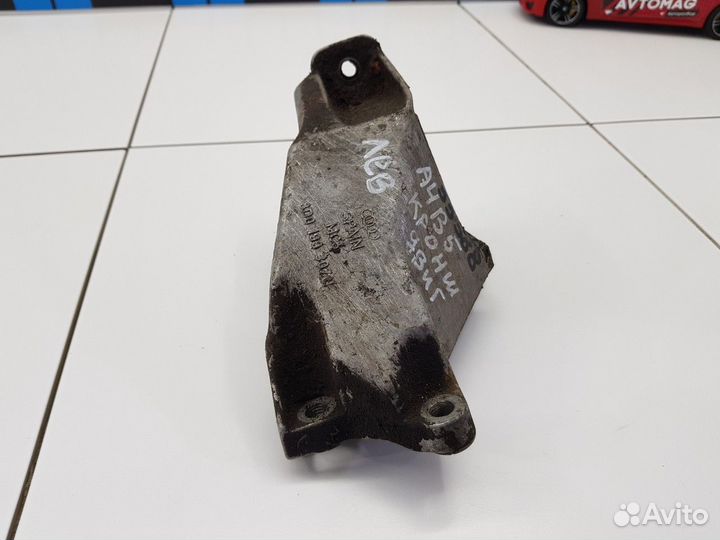 Кронштейн двигателя левый