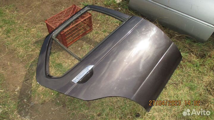 Дверь задняя правая Nissan Bluebird U14