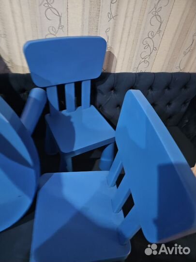 Детский столик и 2 стульчика IKEA