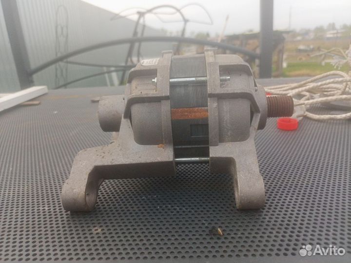 Электродвигатель от стиральной машины